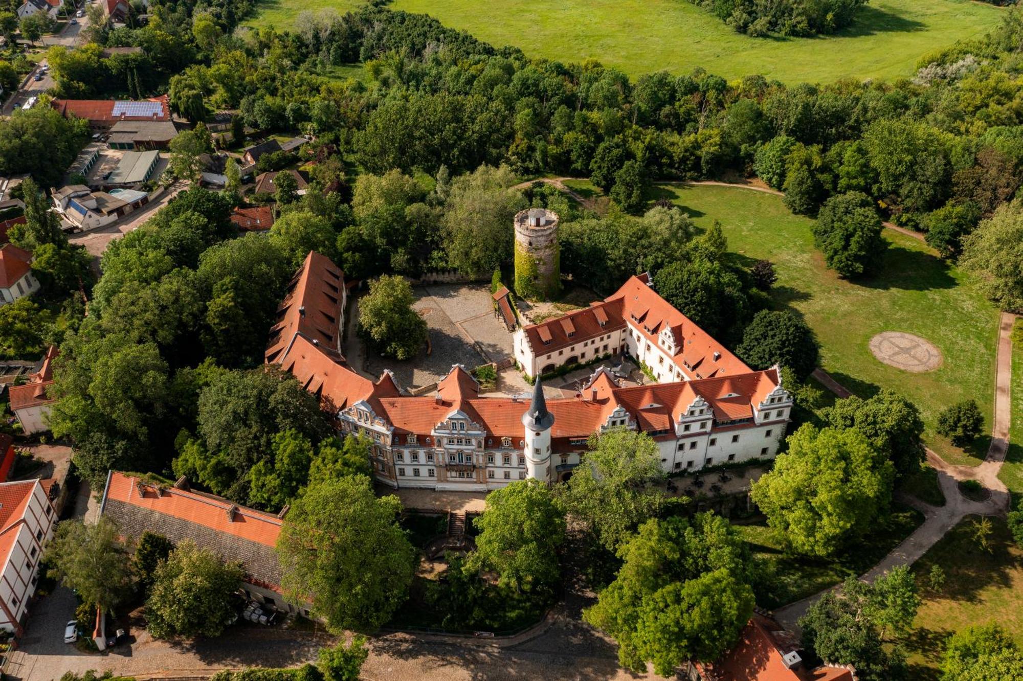 Hotel Schloss Schkopau Exteriör bild